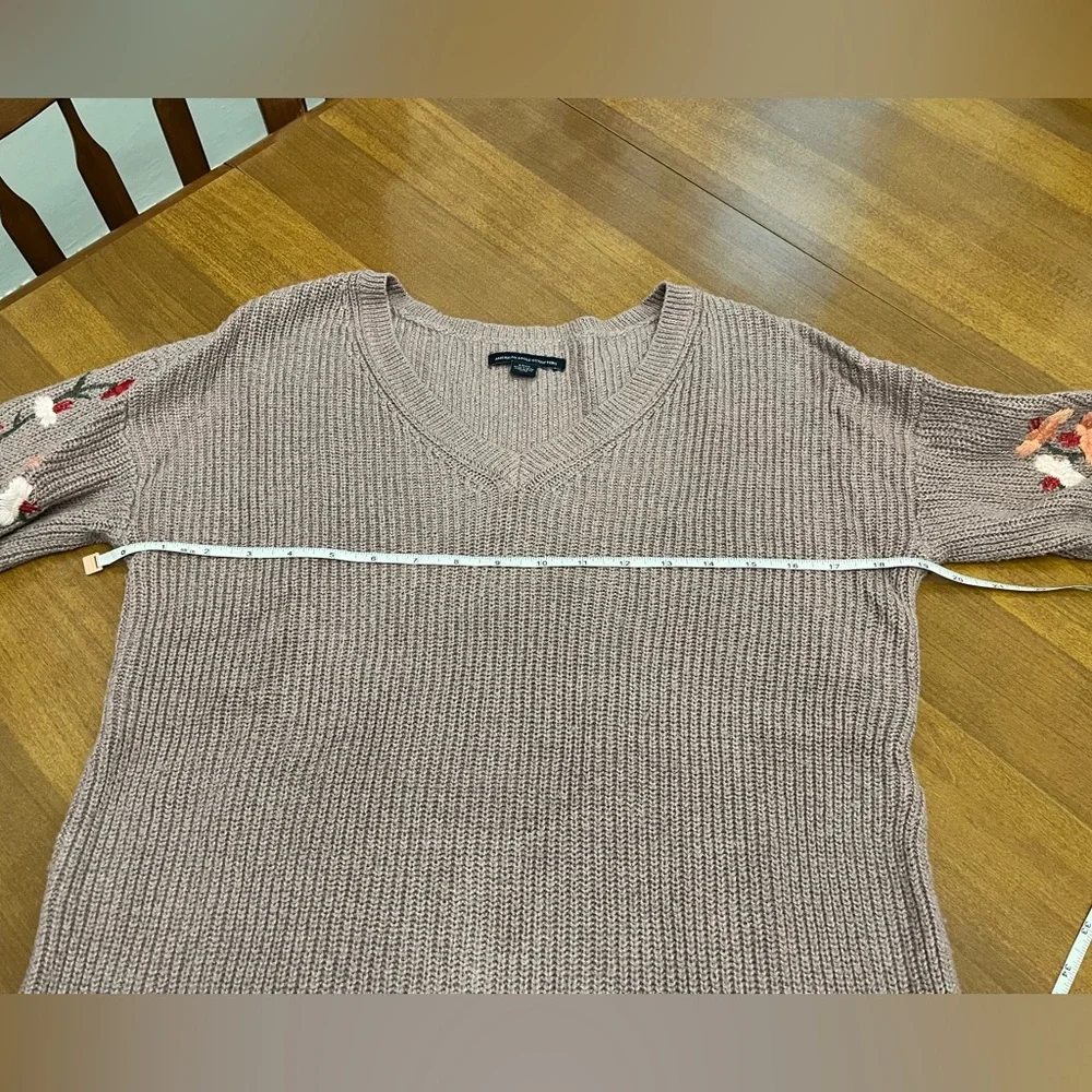 American Eagle v-neck sweater Size Small - Picture 11 of 13